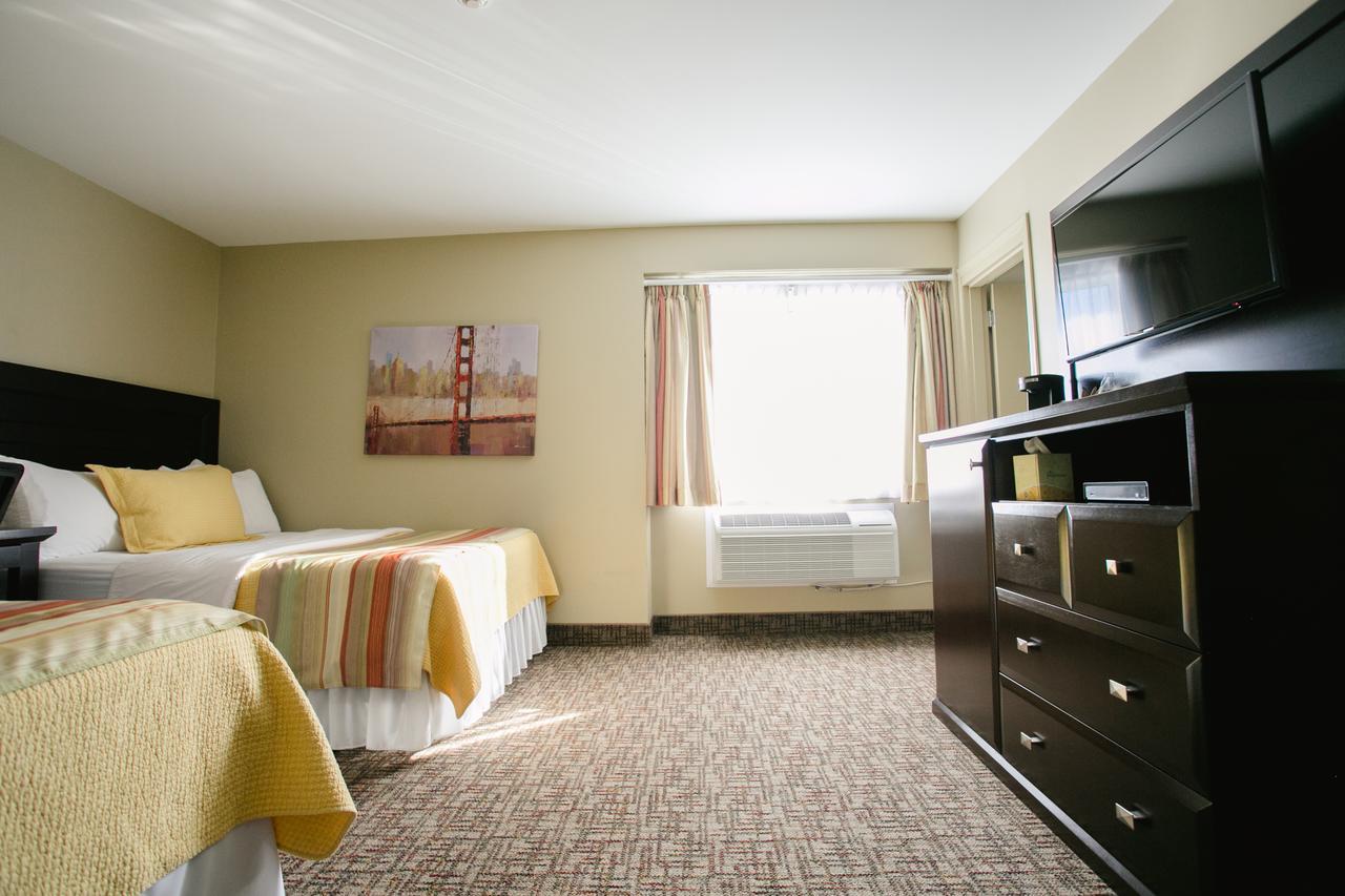 The Sleepy Owl Hotel Fort Frances Exterior photo