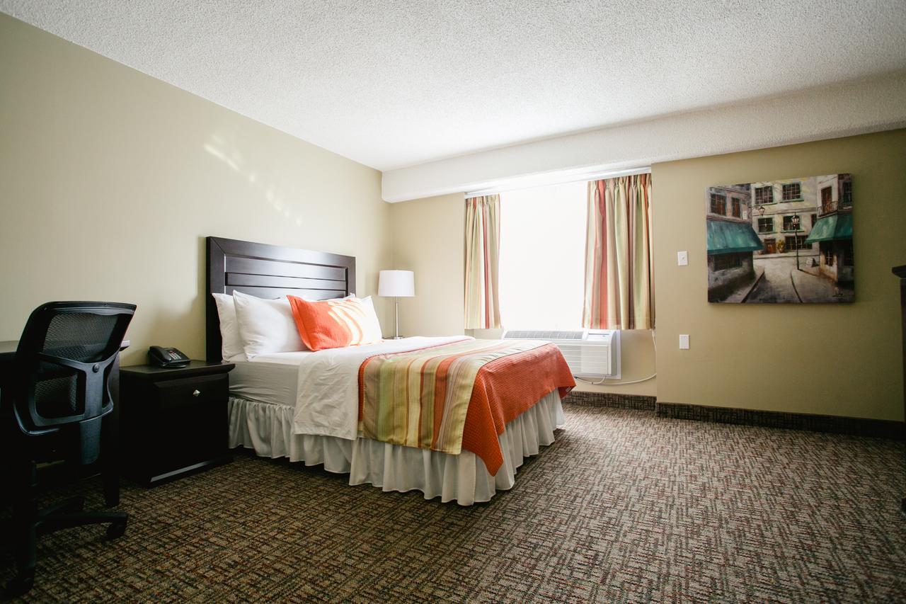The Sleepy Owl Hotel Fort Frances Exterior photo