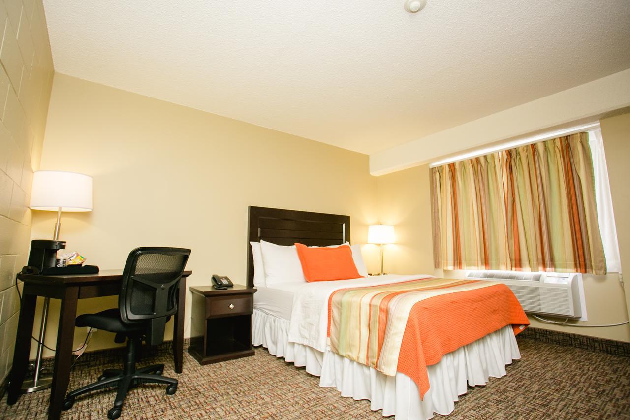 The Sleepy Owl Hotel Fort Frances Exterior photo